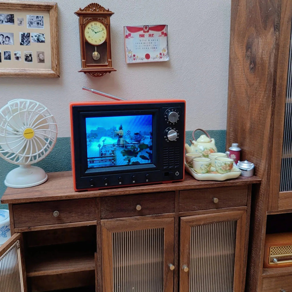 1/12 Dollhouse Mini TV with USB Port 2.4 Inch Screen 8GB Memory 600mAh Battery Miniature LCD Television for Dollhouse Furniture