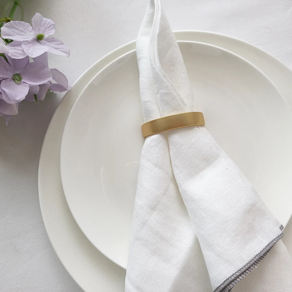 4PCS Metal Napkin Rings,Simple Ring Models Napkin Buckle, Wedding Napkin Holder,for Dining Room Family Dinner Table Decor