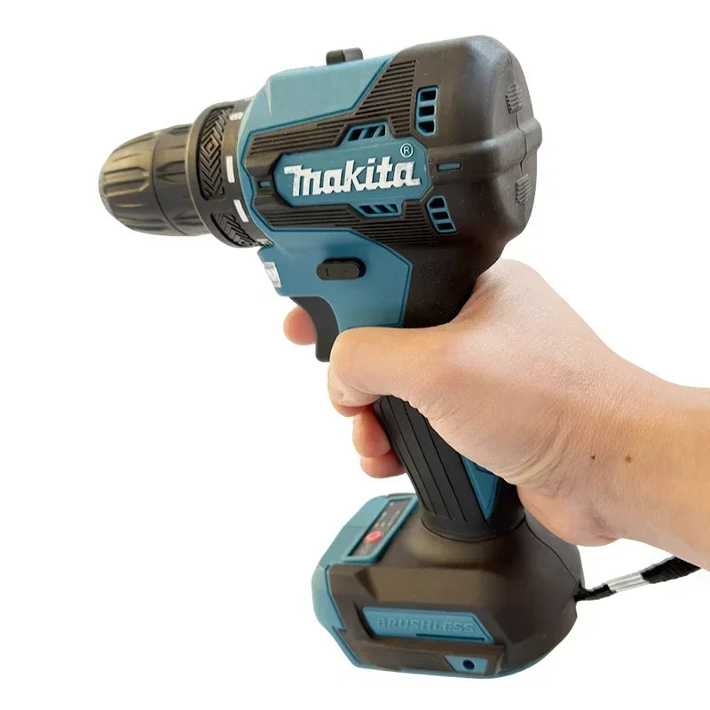 Various Models of Makita's Portable Cordless Power Tools, Cordless Chainsaws, Brushless Chainsaws, Electric Guns